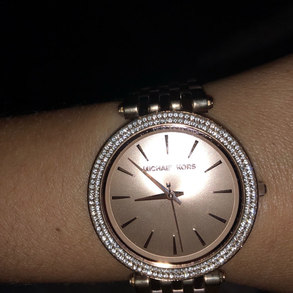 Rose gold Michael Kors watch - Picture 7 of 7